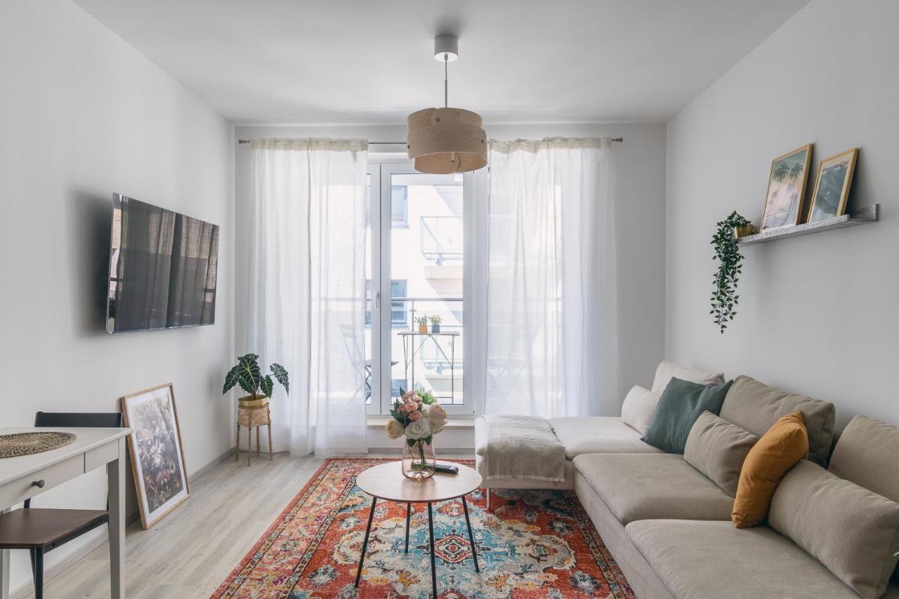 Corvin Apartment With Balcony And Ac Budapest Kültér fotó
