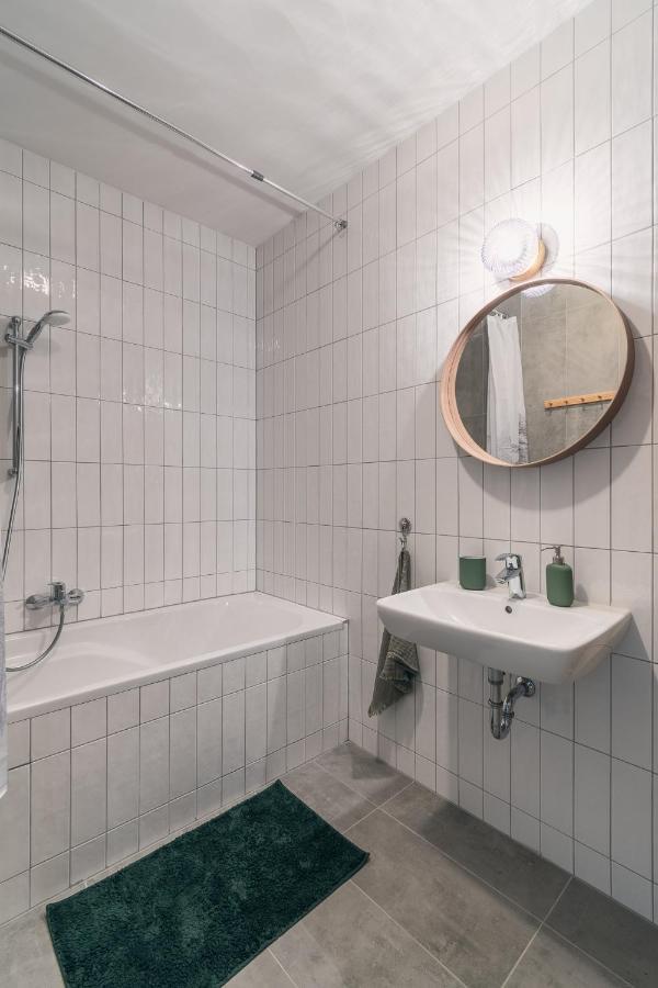 Corvin Apartment With Balcony And Ac Budapest Kültér fotó