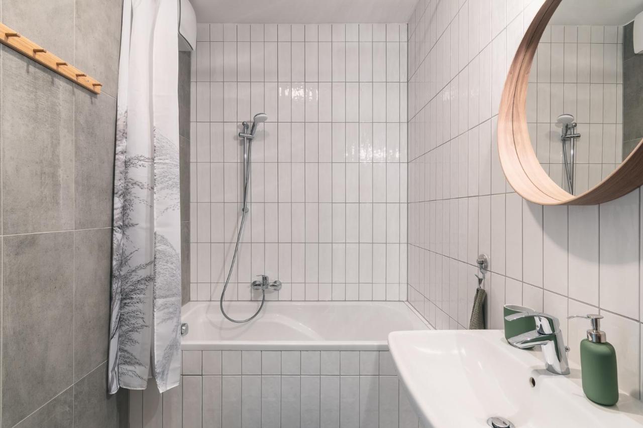 Corvin Apartment With Balcony And Ac Budapest Kültér fotó